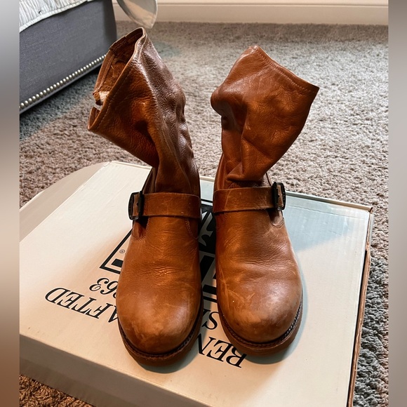 Frye Veronica Shortie - Picture 2 of 2